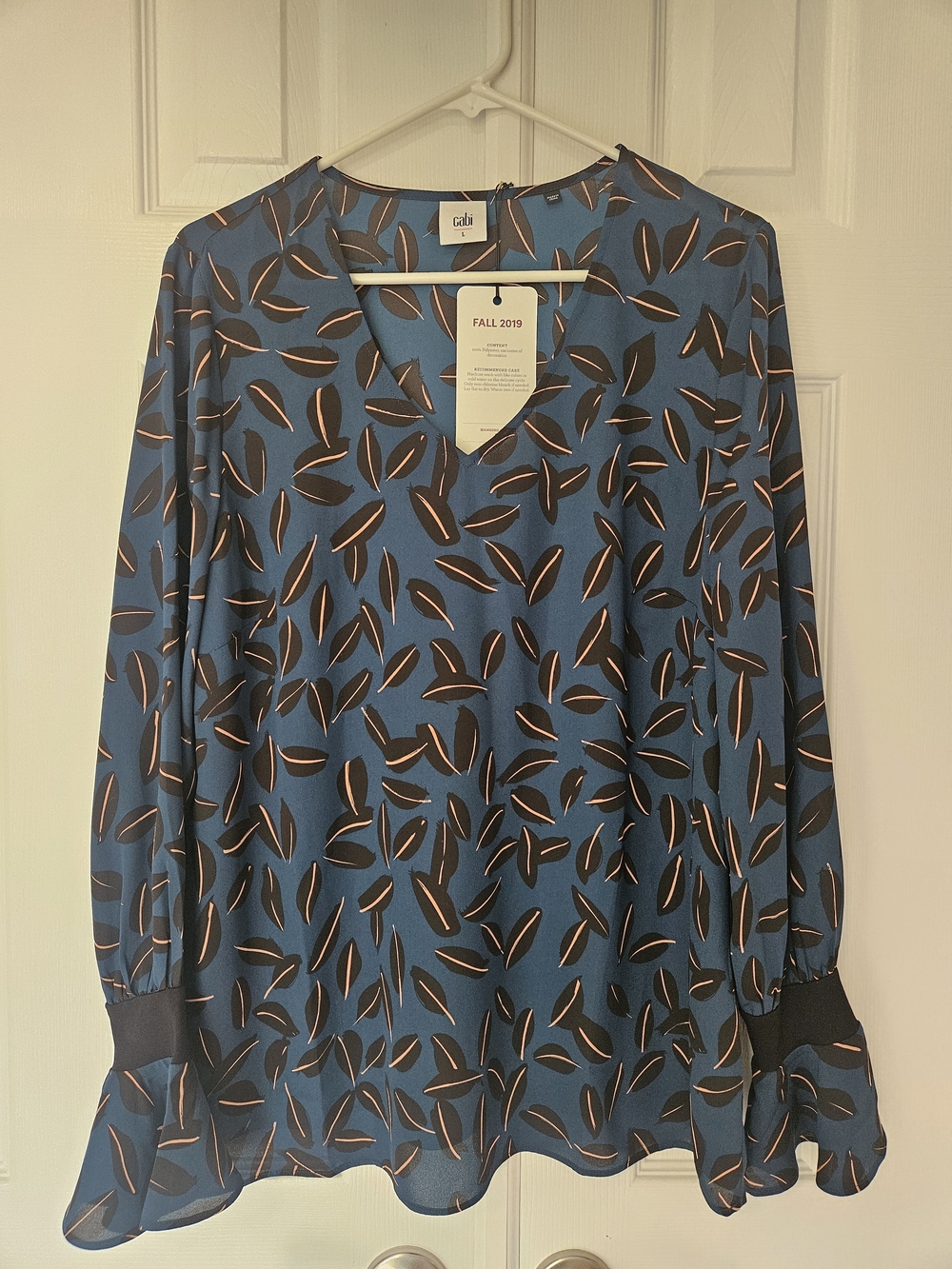 NWT CAbi Blue Leaf-Print V-Neck Long-Sleeve Blouse